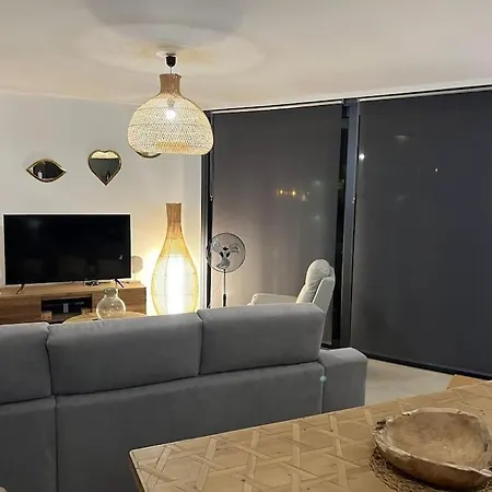 El Ocean View Apartment *